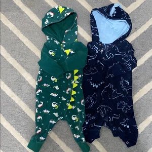 Comfy winter 0-3 dinosaur hooded play suits